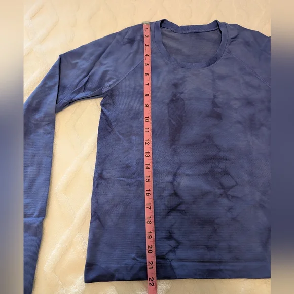Lululemon Swiftly Tech Long Sleeve Shirt 2.0 Race Length, Tie Dye Blue, Size 8 - Picture 5 of 9